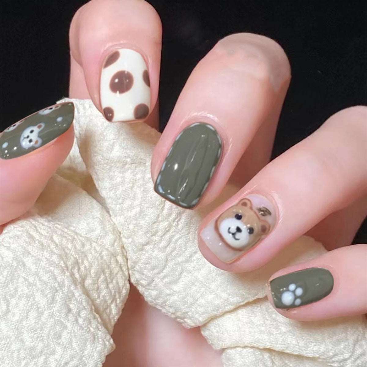 Faux Ongles Thème Animalier avec Motifs de Panda et d'Ours - Mes Faux Ongles